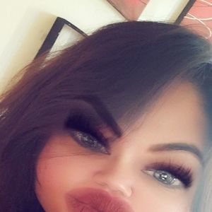 Meet your Posher, Nayely